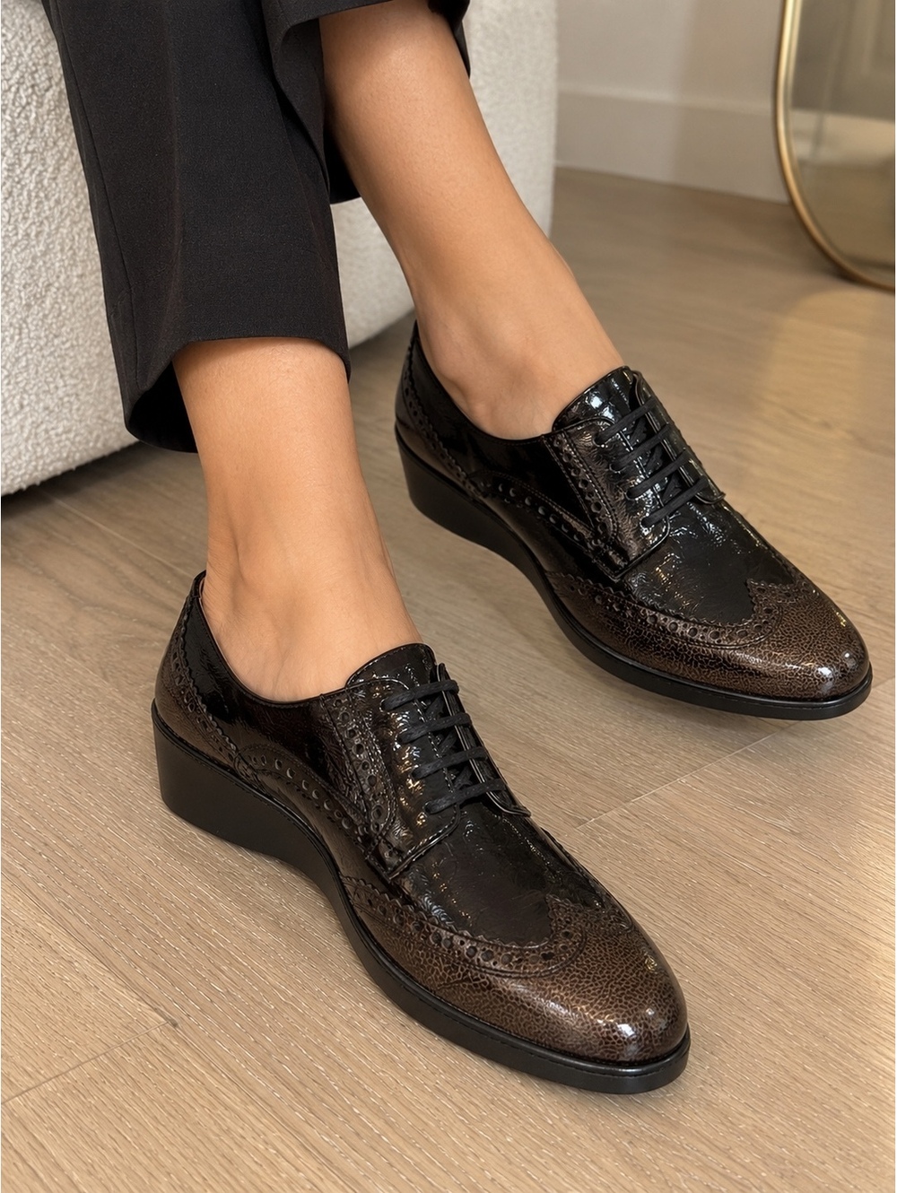 Divarese Women’s Black Patent Wingtip Oxford Shoes EU 37 / US 6.5–7 New